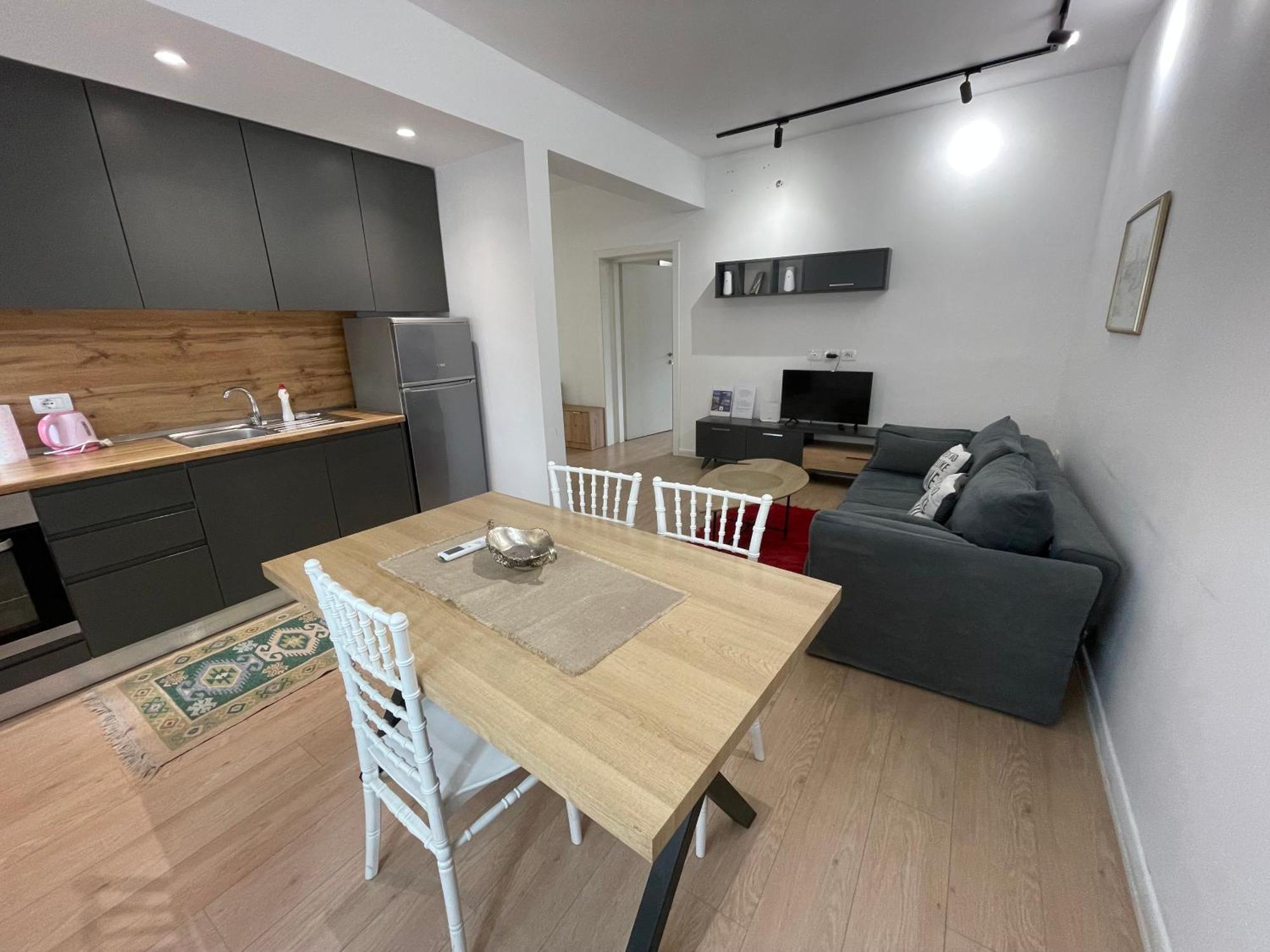 Downtown View Modern Apartment